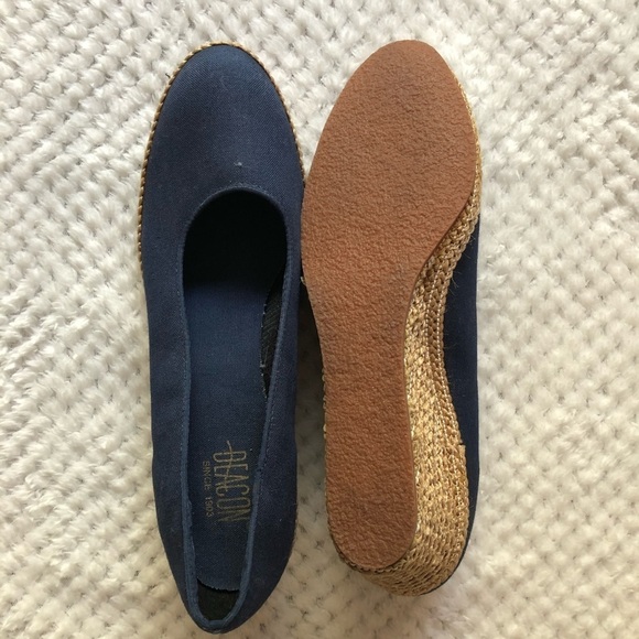 🎄 Deacon navy blue shoes, closed toe wedge SZ  8 1/2 - Picture 9 of 11